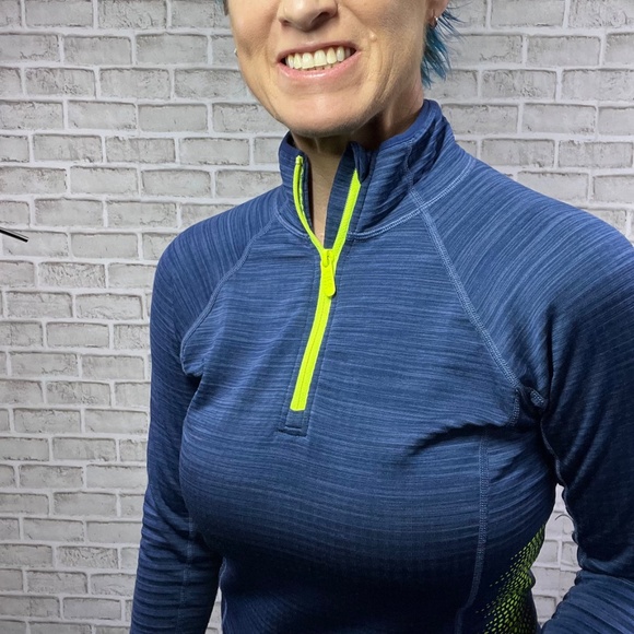 🏃‍♀️|•FILA•| Sport Running Zip Pullover Size XS - Picture 6 of 13